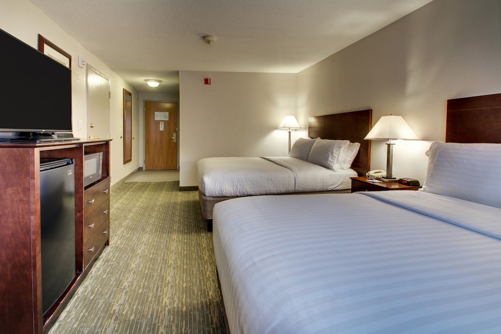 Holiday Inn Express & Suites - Lincoln East - White Mountains, an Ihg Hotel