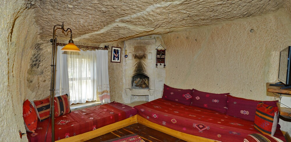 Sultan Cave Suites