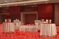 The Leela Ambience Gurugram Hotel - parking