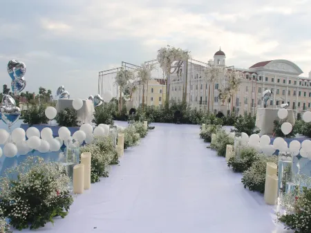 Novotel Ha Long Bay Hotel Отели рядом с достопримечательностью «Bai Chay Beach»