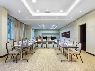 أيبيس مسقط Hotels near Al Salam Centre مركز السلام للتسوق