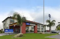 Studio 6 Suites Delano, CA Hotels near Victoria's Christian Books & Flower Shop