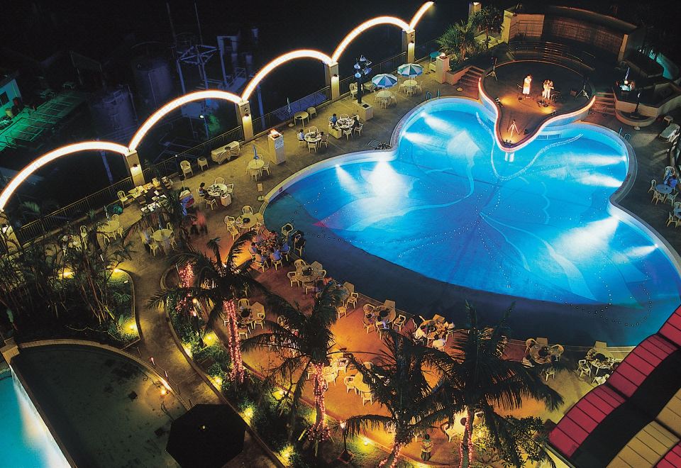 [르와지르 스파 타워 나하의 야외 수영장]