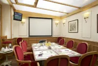 Hôtel Gavarni Отели в г. Париж