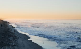 Kimpton Shorebreak Resort