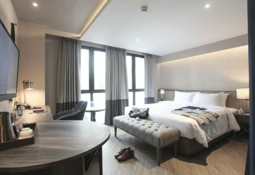 빈스 호텔 프라투남 수영장