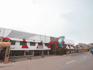 Hotel Syariah Taman Cibinong 2 By FPH