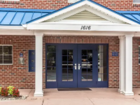 Studio 6 Extended Stay - Hampton, VA - Langley AFB Area Hotels in Hampton