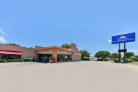 Americas Best Value Inn & Suites Victoria