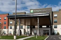 Holiday Inn Express & Suites North Battleford Hotels in 