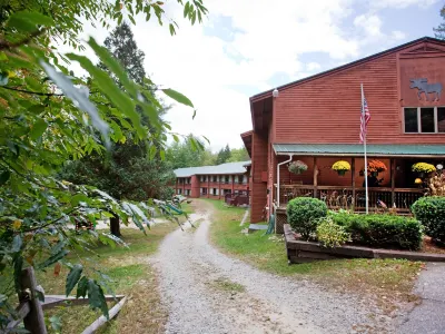 Evergreen Valley Inn