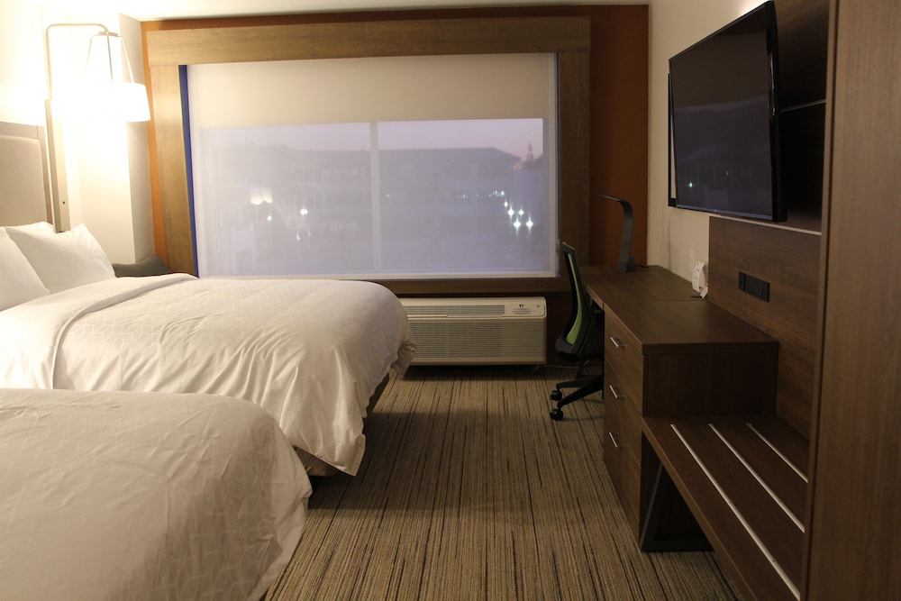 Holiday Inn Express & Suites Phoenix - Airport North, an Ihg Hotel