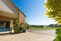 Sunshine Coast Motor Lodge Hotels in Tanawha