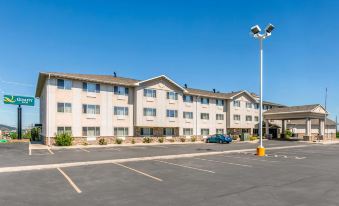 Quality Inn Near Monument Health Rapid City Hospital