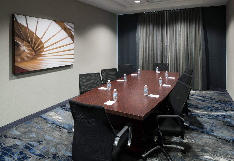 Fairfield Inn & Suites Orlando at SeaWorld 객실 또는 조식 장면