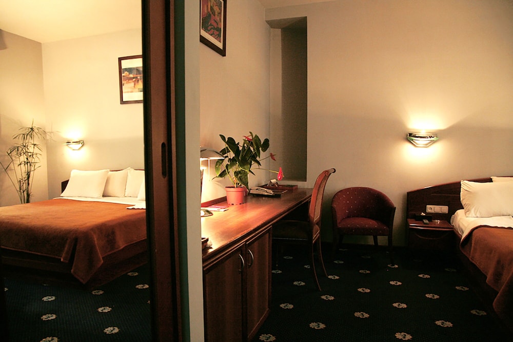 Ararat Hotel