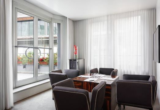 시나 더 그레이 위치