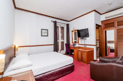 Four Chain View Hotel Hotels near HDB Geylang Branch