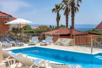 Villa Vjeka Cozy Family Retreat with Heated Pool, Brač Island - Biệt thự