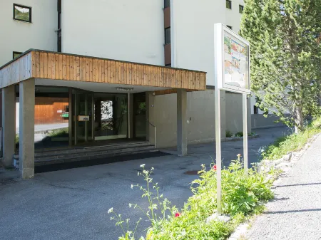 Guardaval (Utoring) Отели в г. Давос