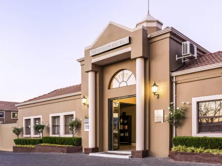 Mercure Johannesburg Bedfordview Hotel Отели в г. Джермистон