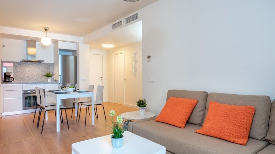 Central and Beachfront Apartment with Balcony Ref 131