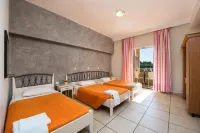 Kavos Plaza Hotel - 3-Star