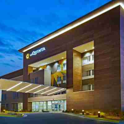 La Quinta Inn & Suites by Wyndham Page at Lake Powell Hotel Exterior