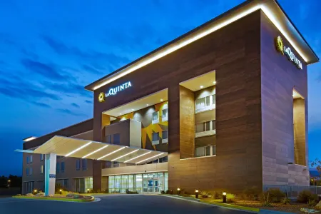 La Quinta Inn & Suites by Wyndham Page at Lake Powell Отели в г. Лечи