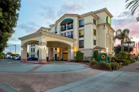 La Quinta Inn & Suites by Wyndham NE Long Beach/Cypress Hotels in Cerritos