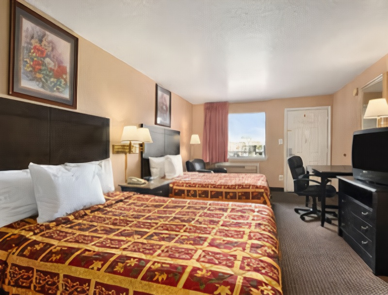 Super 8 by Wyndham San Antonio Downtown/Alamo