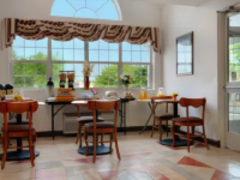 Microtel Inn & Suites by Wyndham Norcross ノークロスのホテル