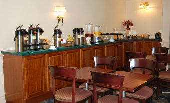 Best Western Plus Chelmsford Inn - Housity