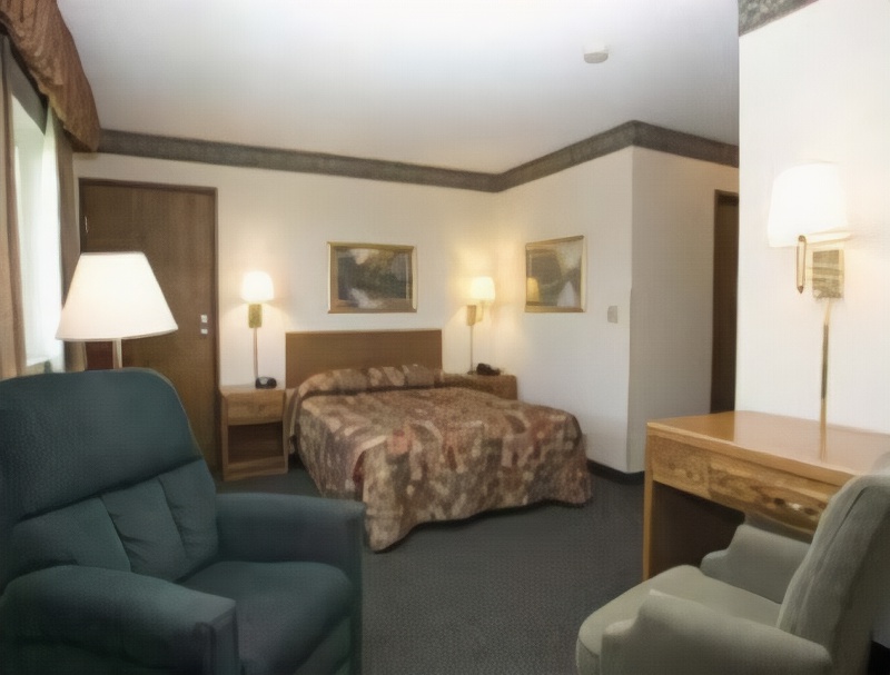 Super 8 by Wyndham Lewistown