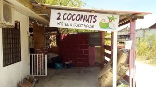 2coconuts-hostel