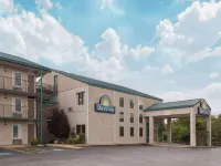 Days Inn by Wyndham Harrison Hotele w: Boone County