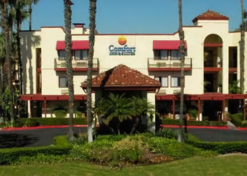 Comfort Inn & Suites Orange County John Wayne Airport