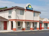Days Inn by Wyndham Plymouth Hotels in Marshall County