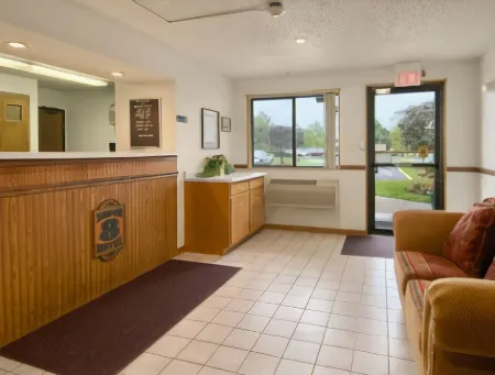 Super 8 by Wyndham Mentor/Cleveland Area Отели в г. Ментор-он--Лейк