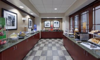 Hampton Inn & Suites Syracuse Dewitt