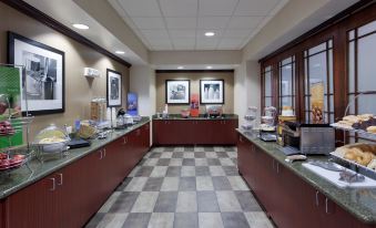 Hampton Inn & Suites Syracuse Dewitt