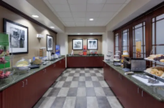 Hampton Inn & Suites Syracuse Dewitt