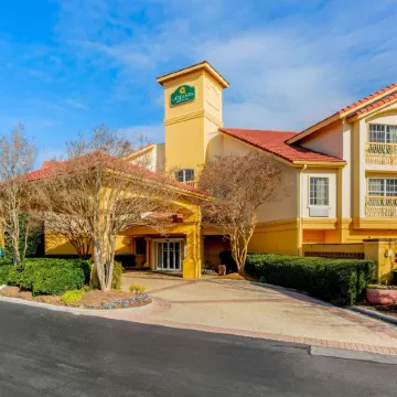 La Quinta Inn & Suites by Wyndham Raleigh Durham Airport