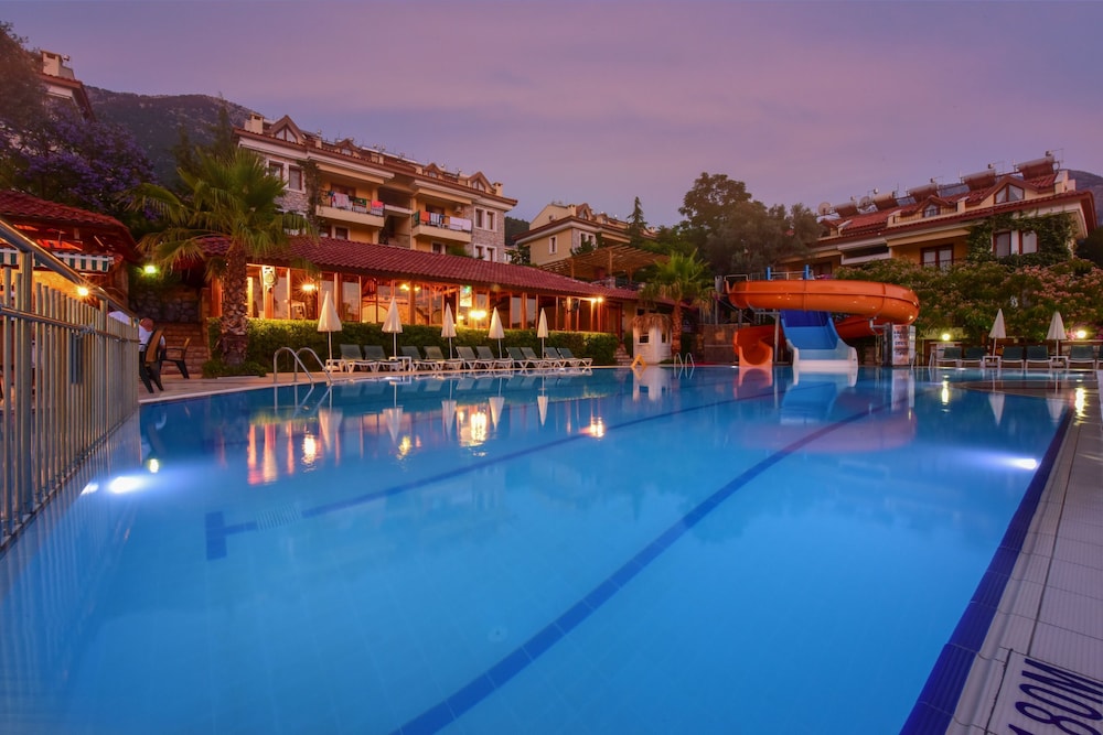 Perdikia Hill Hotel and Villas