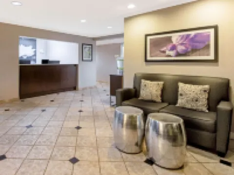La Quinta Inn & Suites by Wyndham Harrisburg Airport Hershey Hotels in Dauphin County