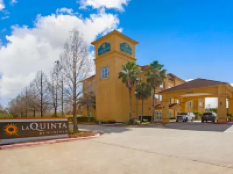 La Quinta Inn & Suites by Wyndham Pearland - Houston South Hotels in Pearland