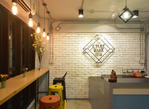 เดอะ แชทบ็อกซ์ สีลม โฮสเทล