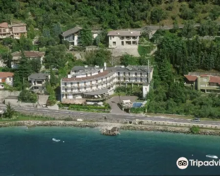 Hotel Caribe - Garda Lake Collection Hotels in Brenzone sul Garda