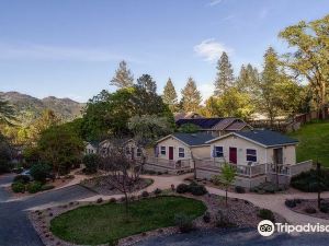 Aurora Park Cottages