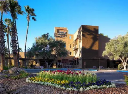 Four Points by Sheraton Tucson Airport Отели в г. Сауарита